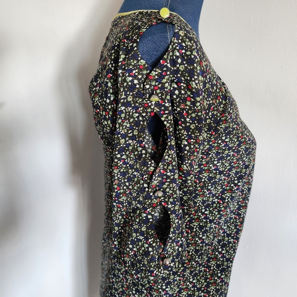 BCBGEneration Cut Out Sleeve Shift Dress with Pockets Size XS - Picture 6 of 11